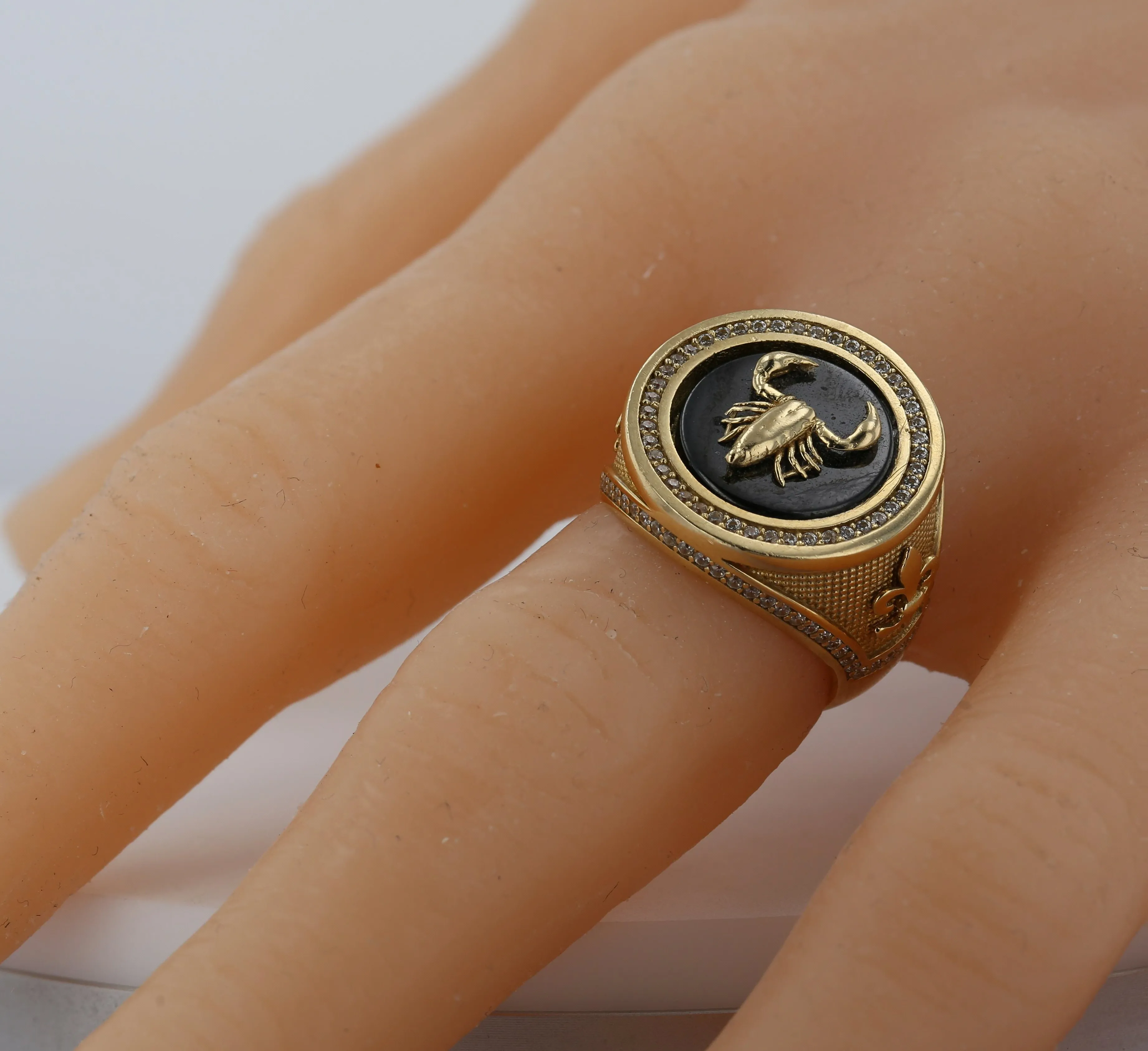 10k Yellow gold scorpion onyx ring-75927