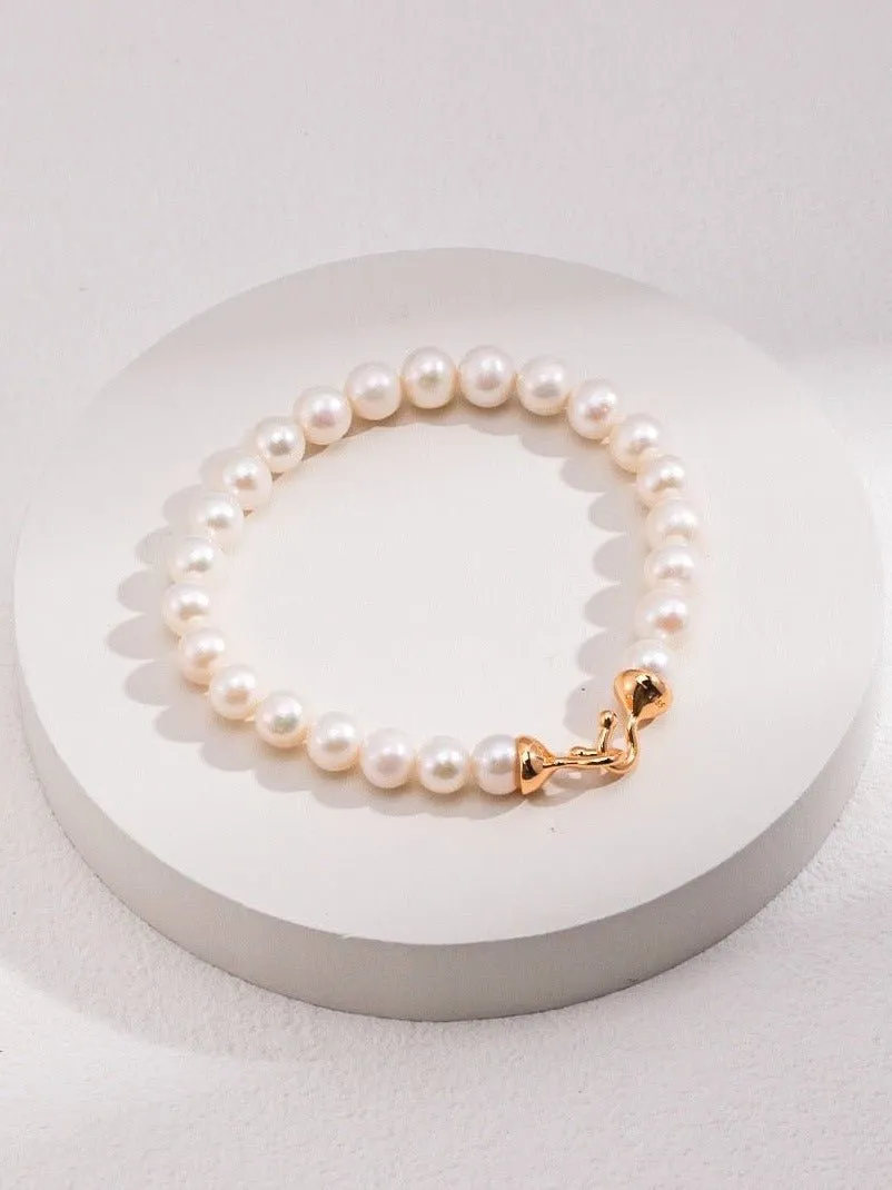 Elegant Natural Pearl Bracelets