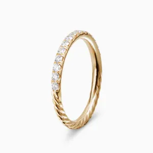 Luxurious Gold Twisted Cable Ring with Diamonds