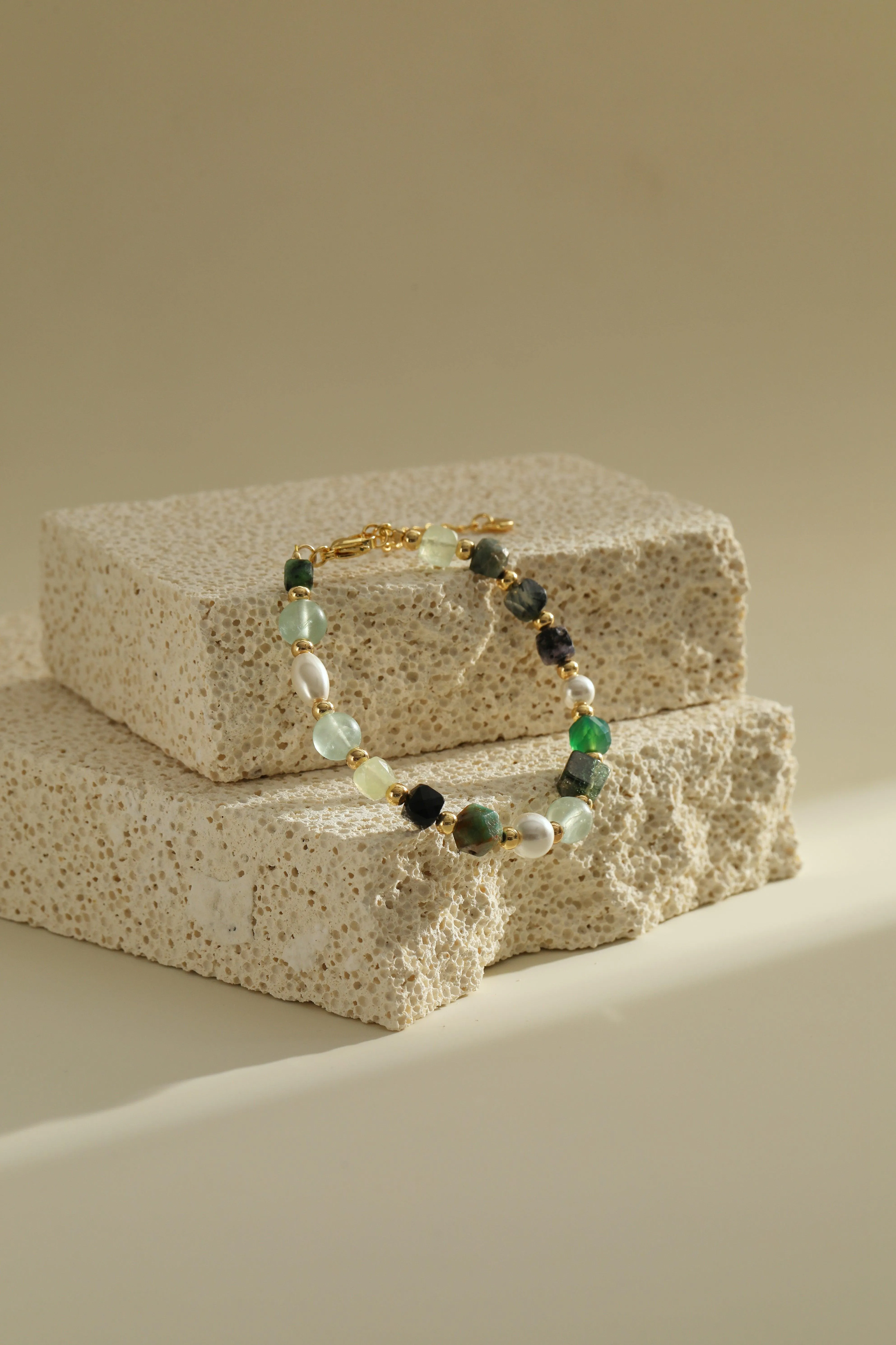 Mossy Elegance Pearl and Quartz Bracelet