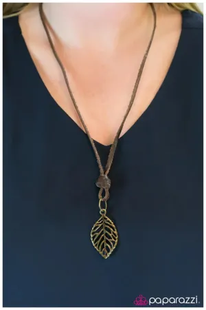 Paparazzi Necklace ~ LEAF Me High and Dry - Brown