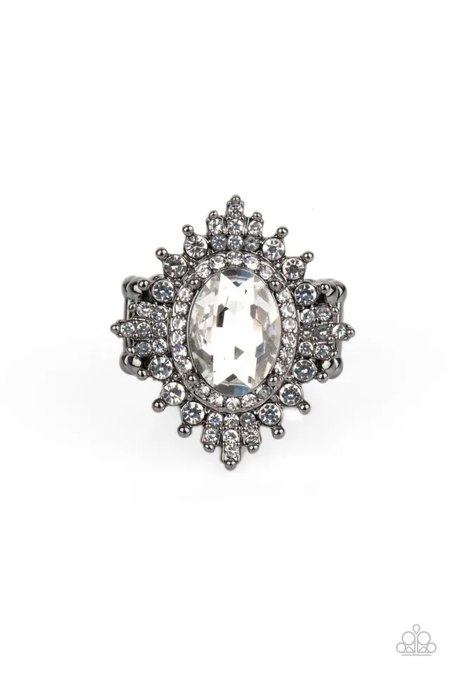 Paparazzi Ring ~ Five-Star Stunner - Black