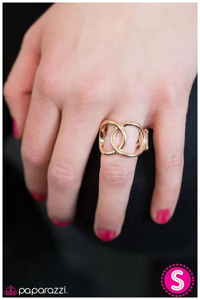 Paparazzi Ring ~ Goldilocks - Gold