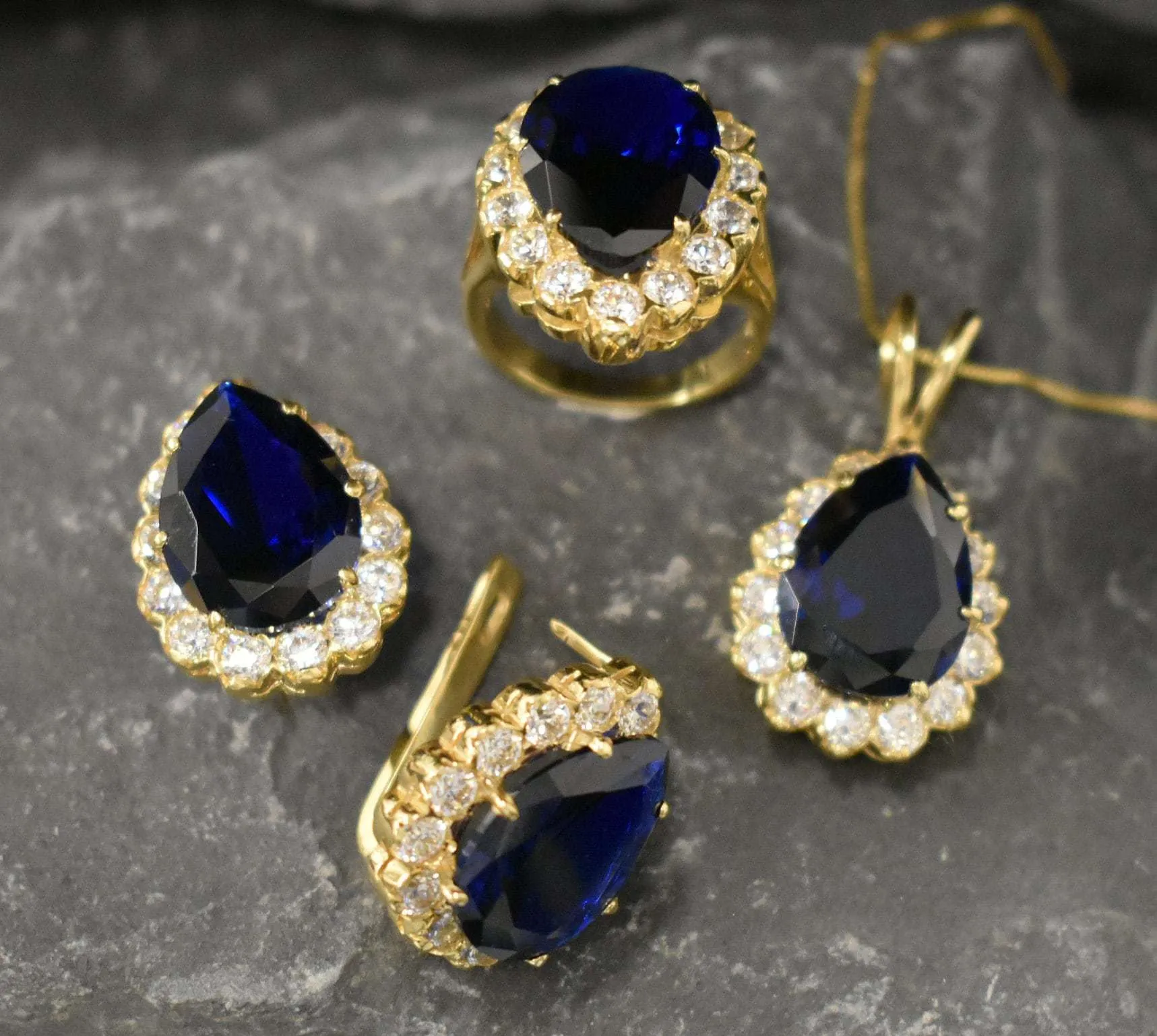 Victorian Sapphire Gold Ring - Blue Teardrop Ring - Vintage Sapphire Ring