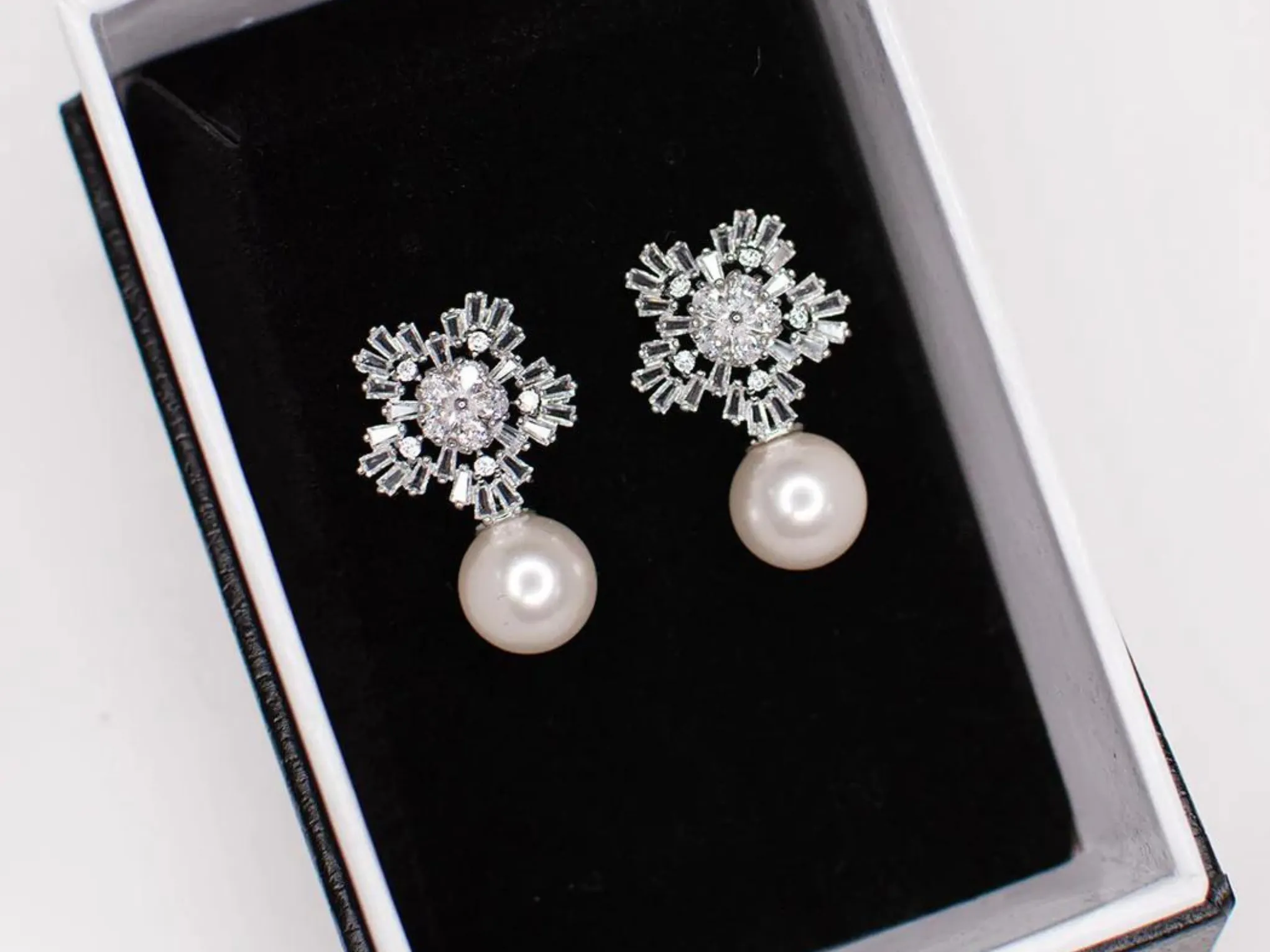 Zoey - Stunning Snowflake Pearl Bridal Earrings