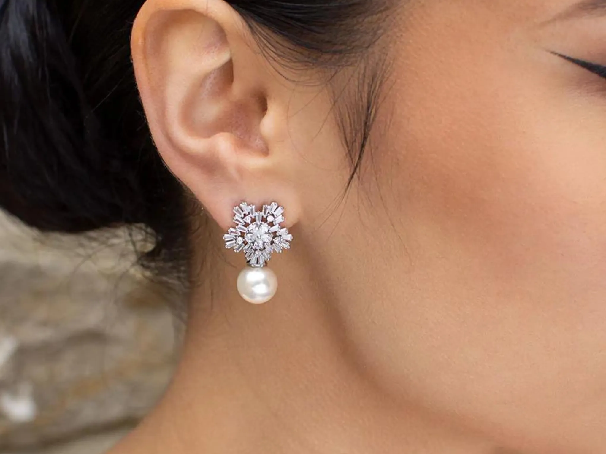 Zoey - Stunning Snowflake Pearl Bridal Earrings